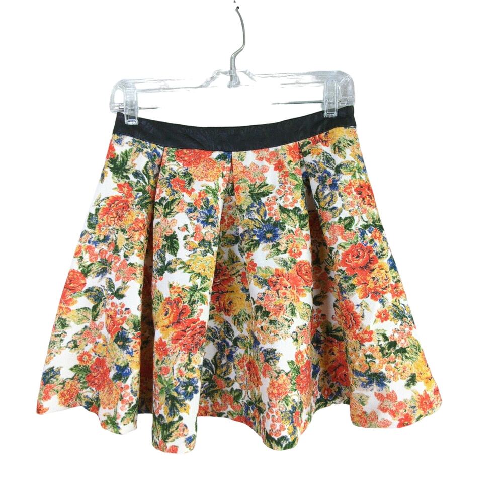ASTR Mini Skirt Womens Medium Red Floral Circle‎ Pleats